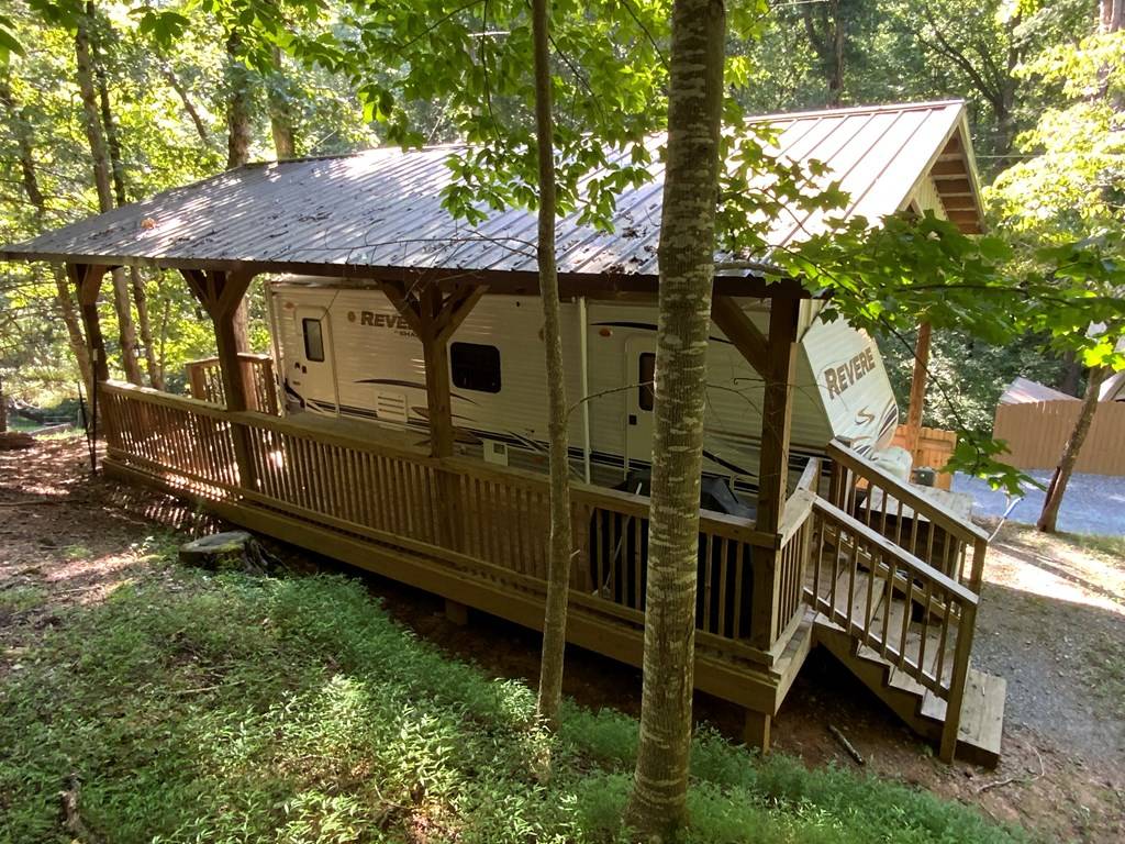 Ellijay, GA 30540,252 6th Street