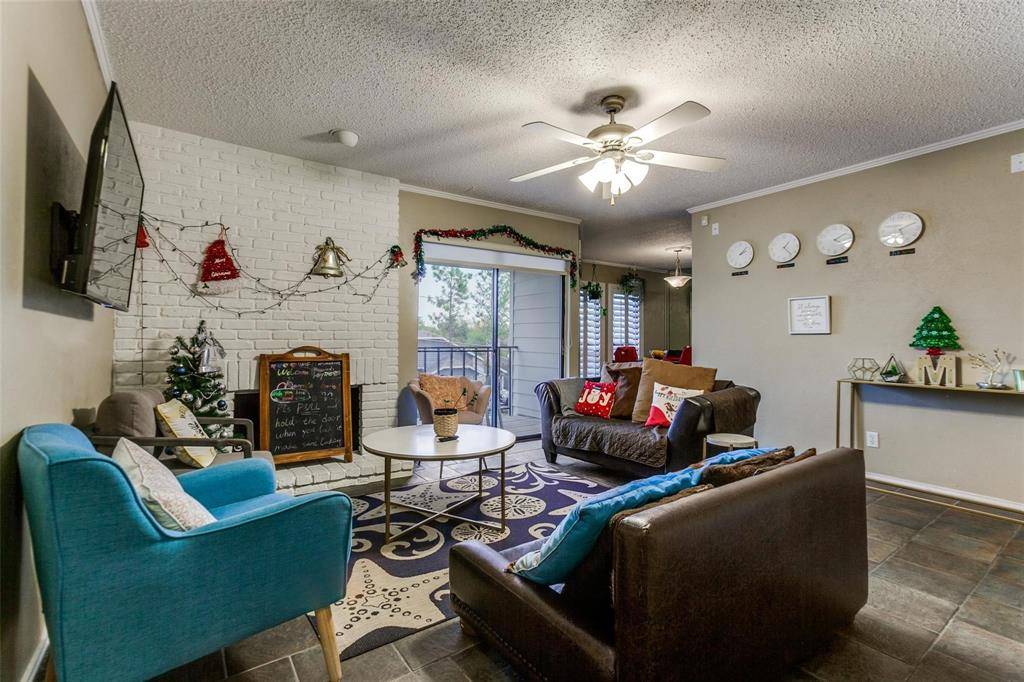 Dallas, TX 75248,15151 Berry Trail #206