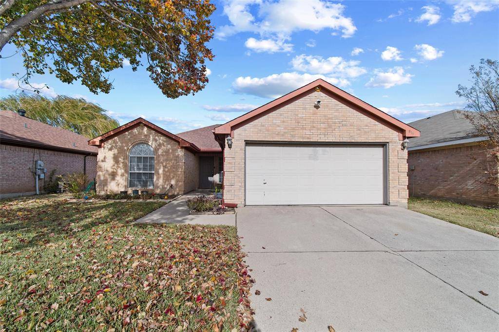 Saginaw, TX 76179,816 Bridle Trail