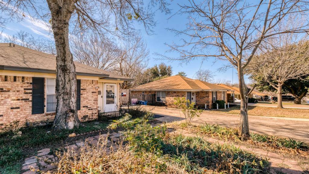 Grapevine, TX 76051,221 W Peach Street