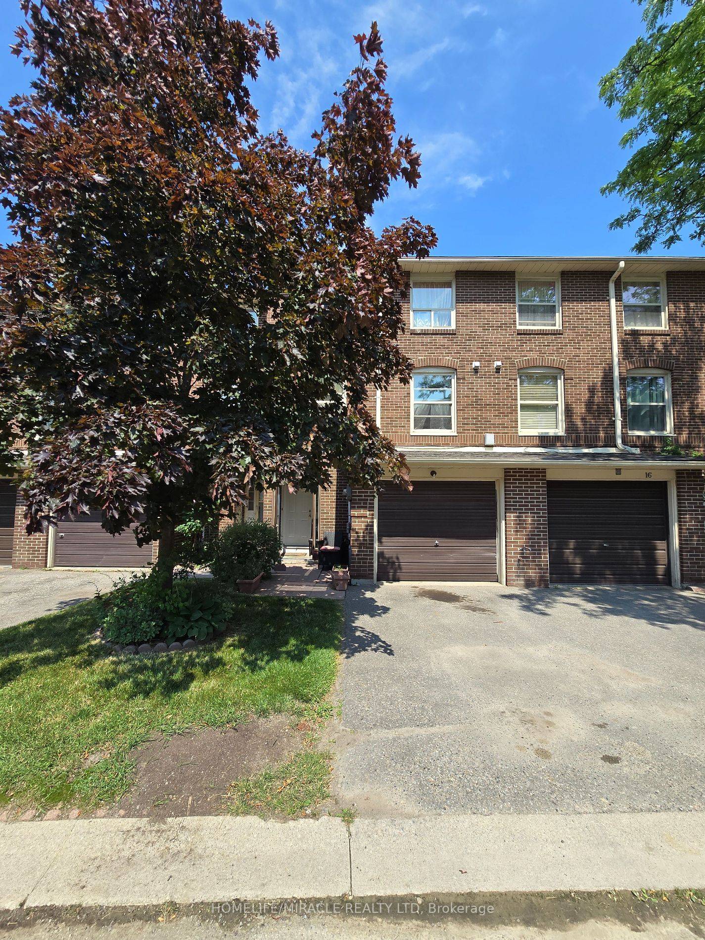 Brampton, ON L6T 3A5,17 Eden Park DR #17