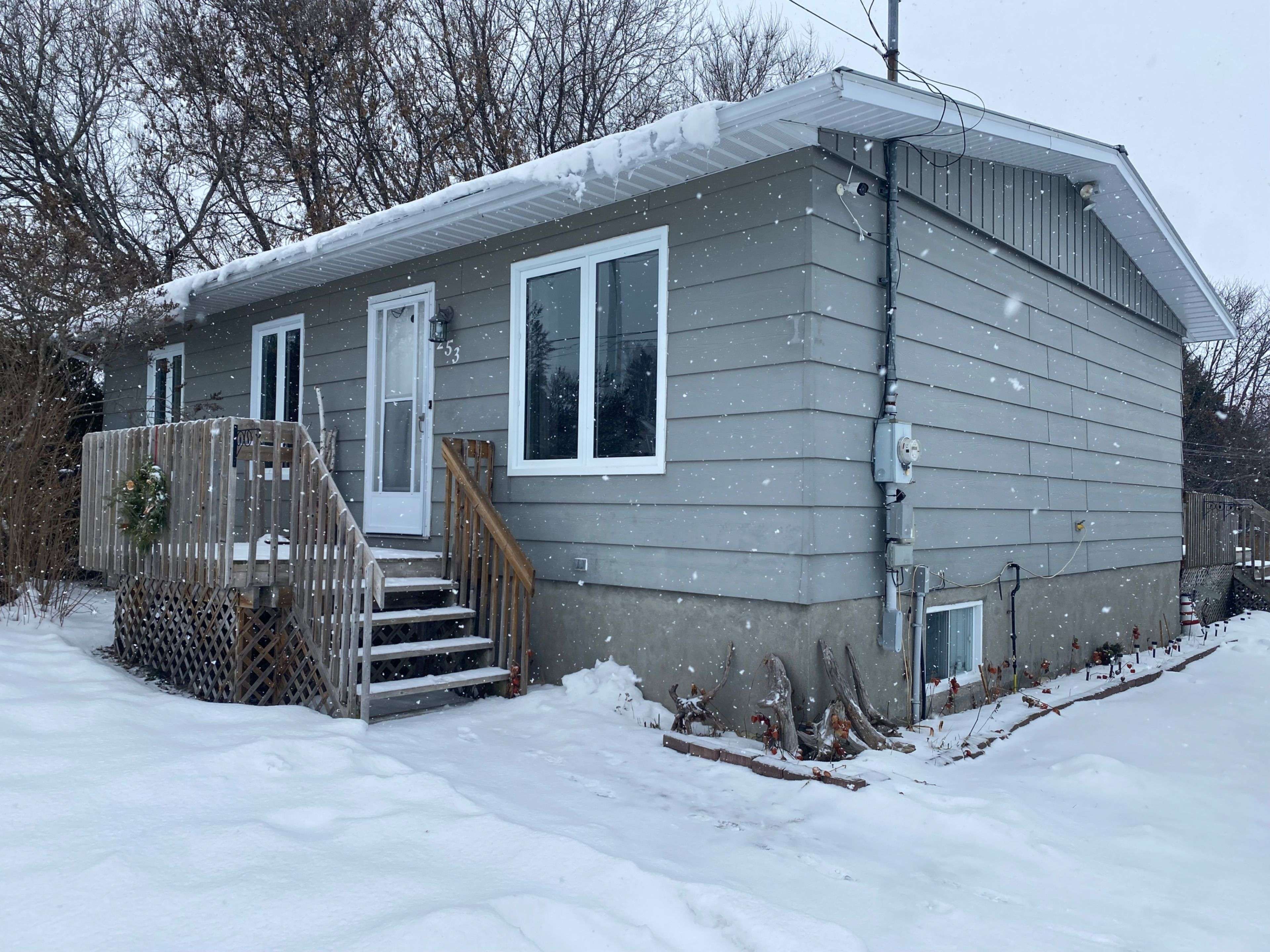 Timiskaming, ON P0J 1K0,253 Little ST