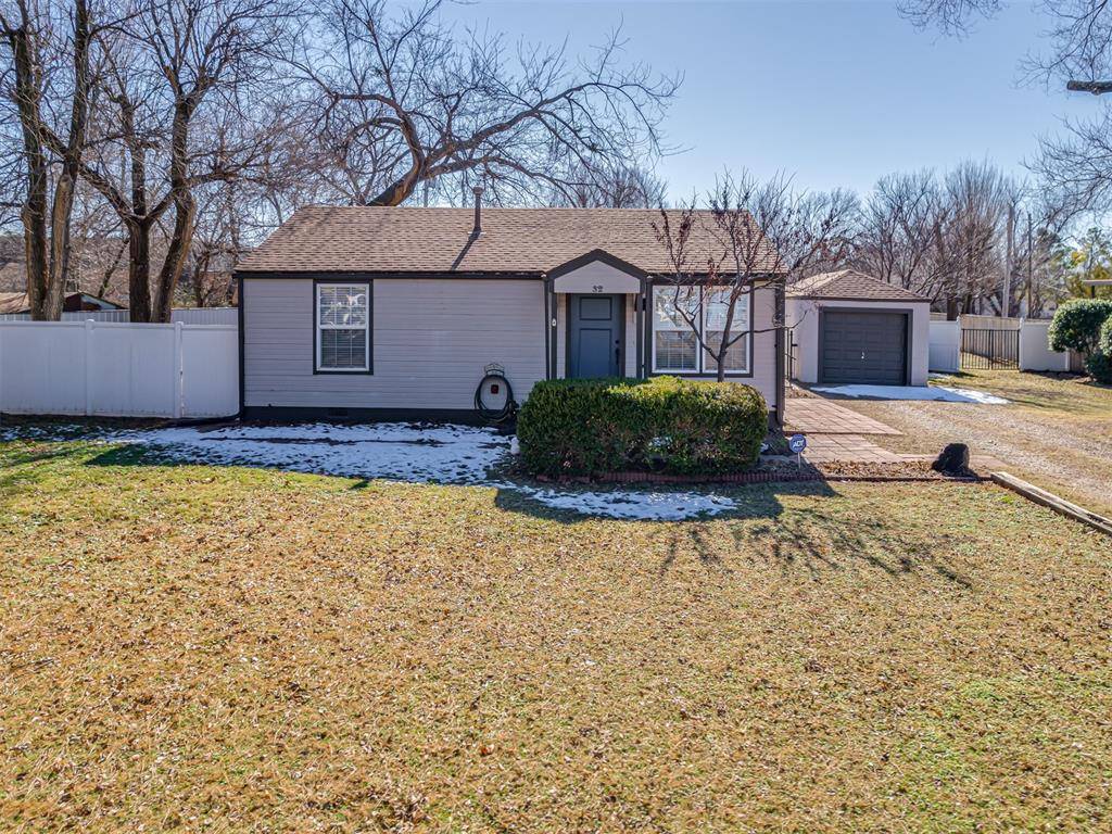 Edmond, OK 73034,32 E 11th Street