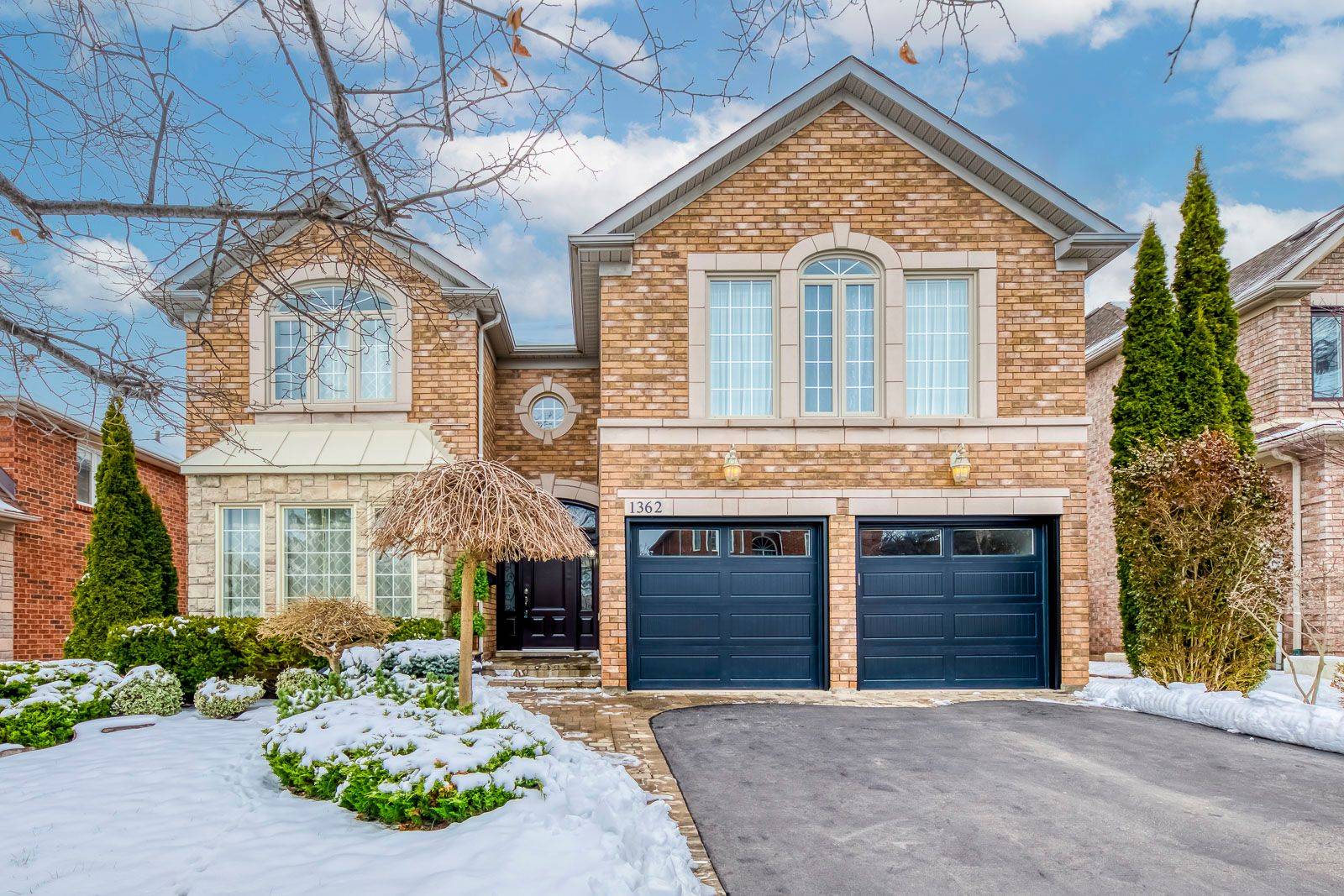 Oakville, ON L6H 6C7,1362 Creekwood TRL