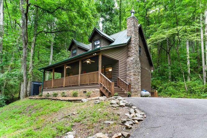 Hiawassee, GA 30546,355 Country Lane