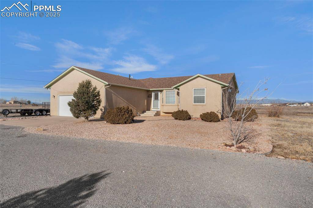 Pueblo, CO 81007,613 E Earl DR