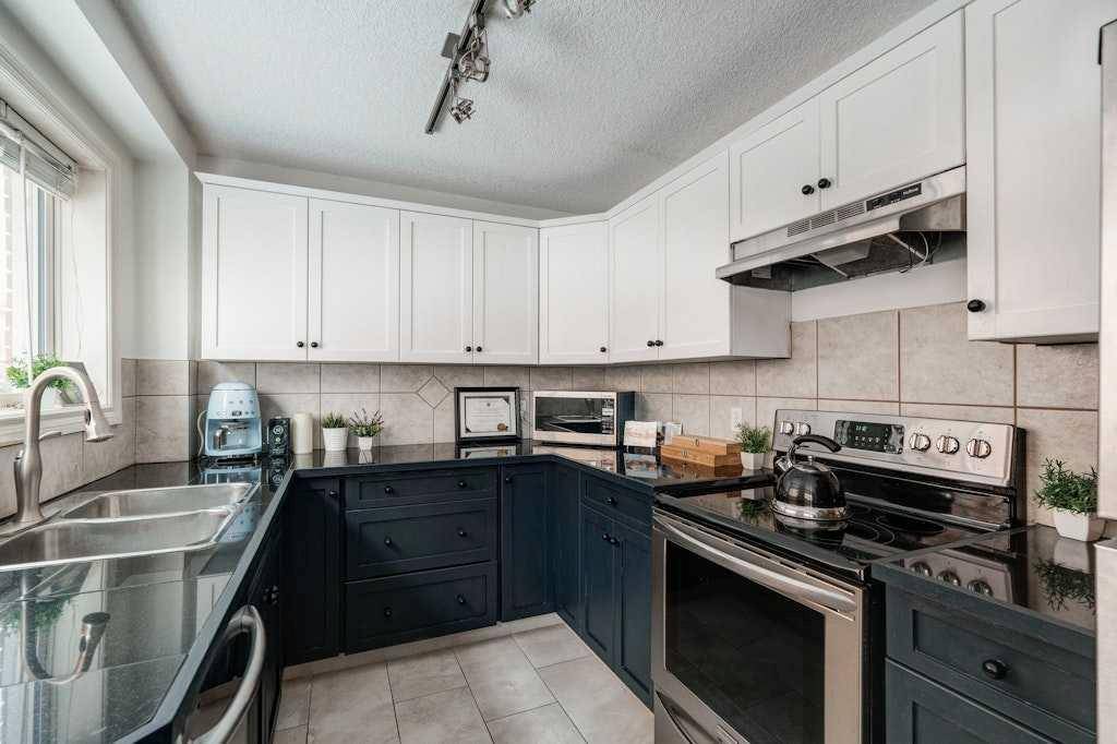 Calgary, AB T2S 2P1,4915 8 ST SW #19