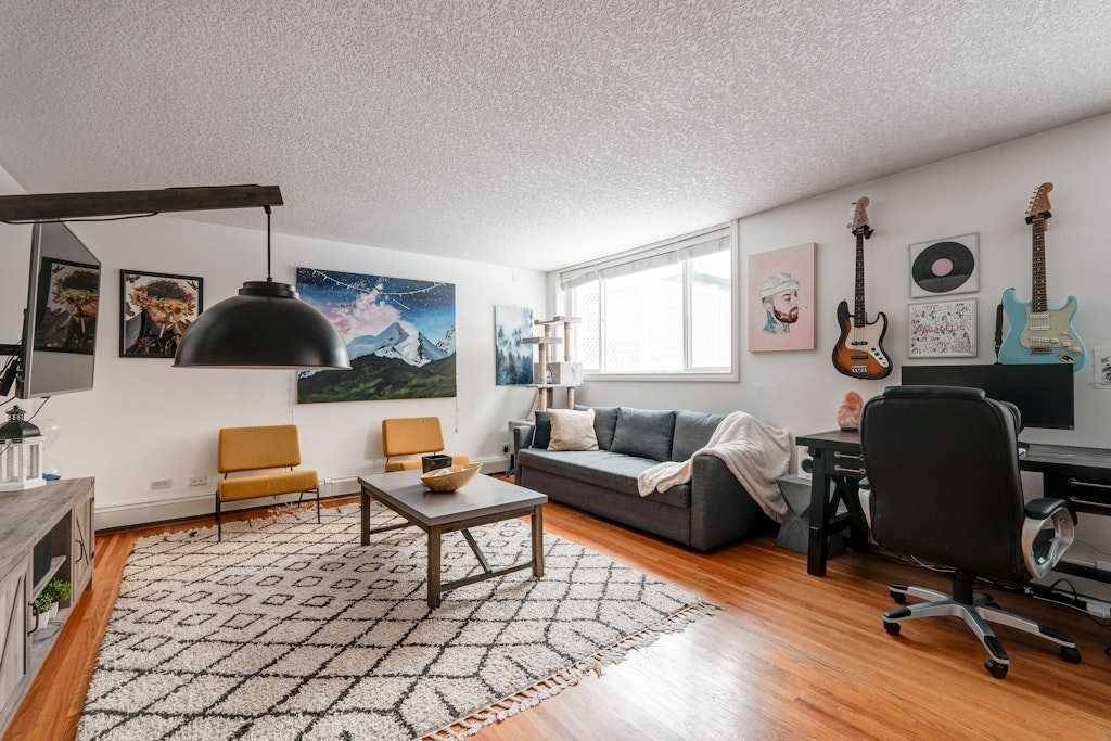 Calgary, AB T2S 2P1,4915 8 ST SW #19