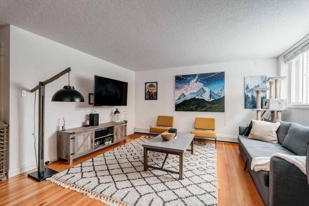 Calgary, AB T2S 2P1,4915 8 ST SW #19