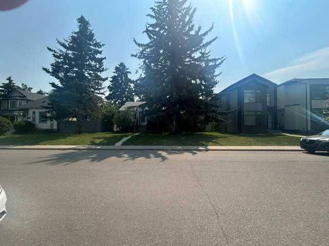 Calgary, AB T2E 1T6,223 22 AVE NE