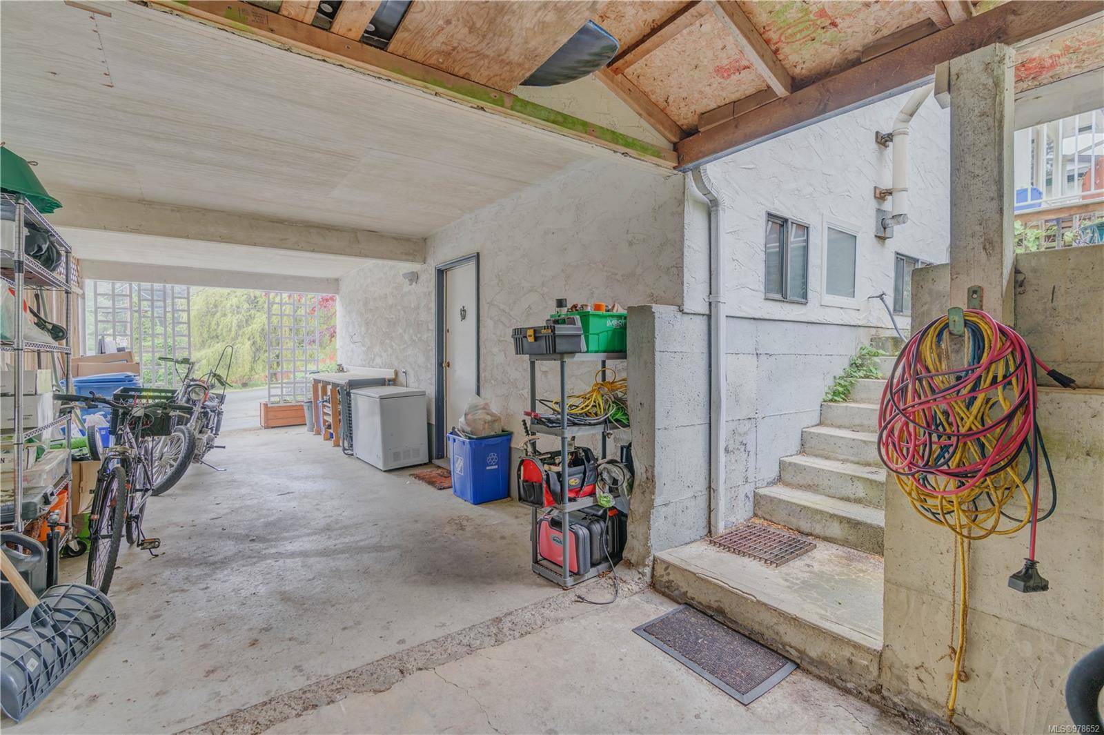Nanaimo, BC V9T 3V9,3708 Howden Dr