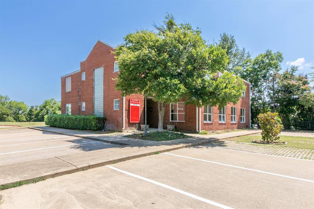 Arlington, TX 76013,1307 W Abram Street #150