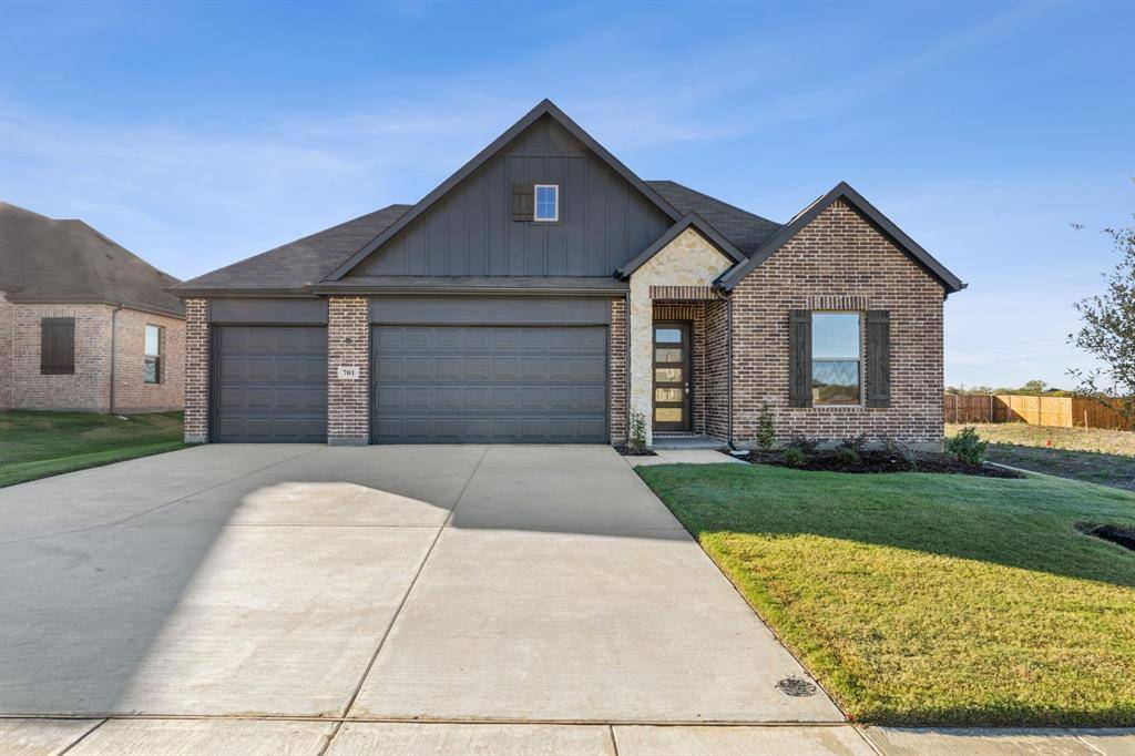 Van Alstyne, TX 75495,701 Bonnie Rose Lane