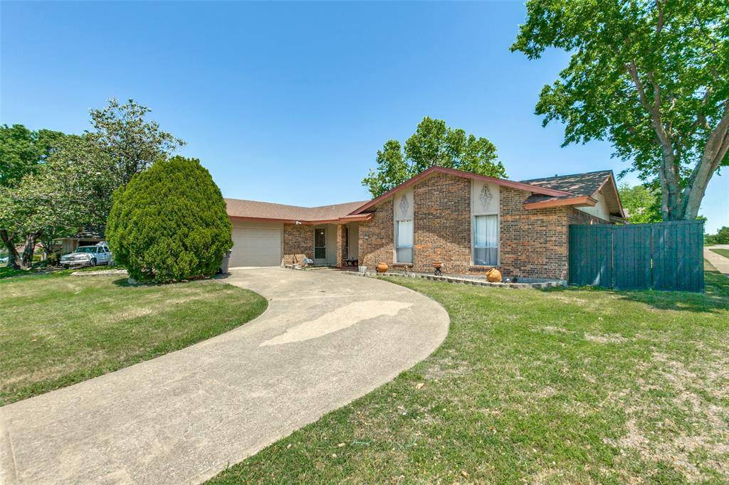 Dallas, TX 75248,15706 Regal Hill Circle