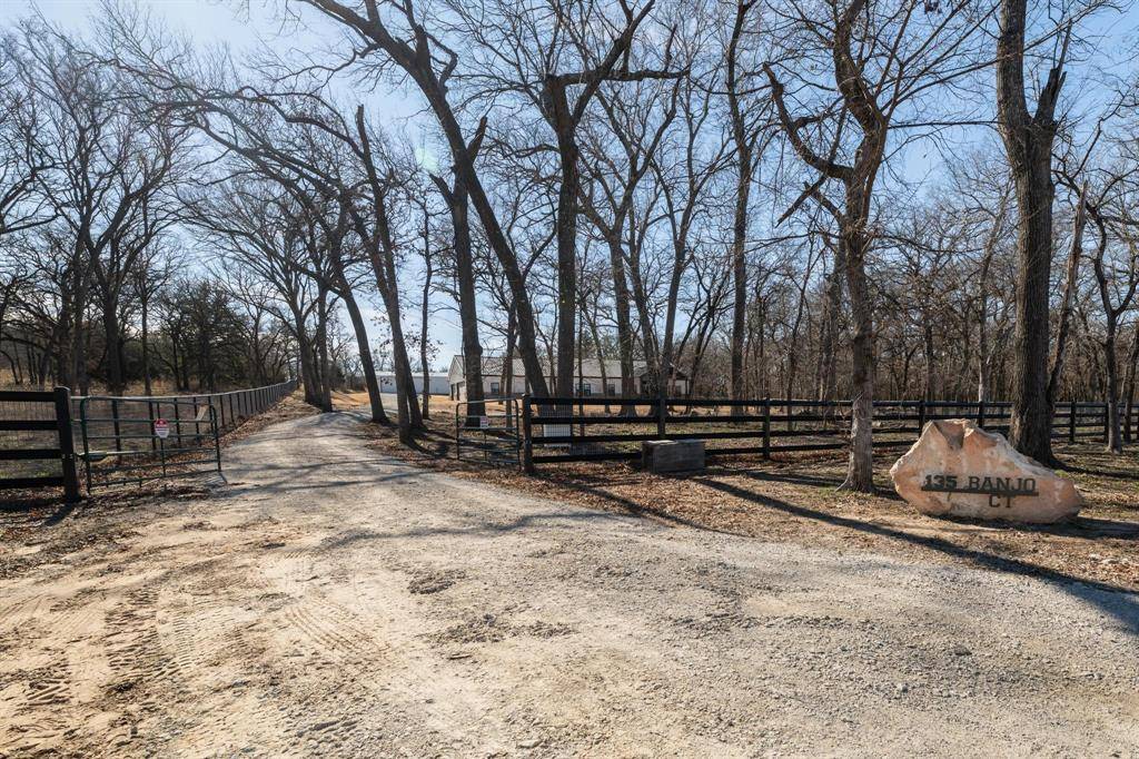 Alvord, TX 76225,135 Banjo Court