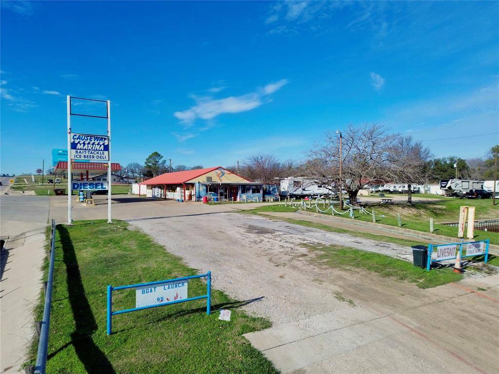 Seven Points, TX 75143,1106 E Cedar Creek Parkway