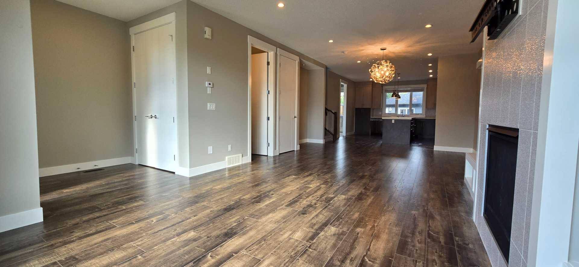 Calgary, AB T3B 2P7,4620 82 ST NW