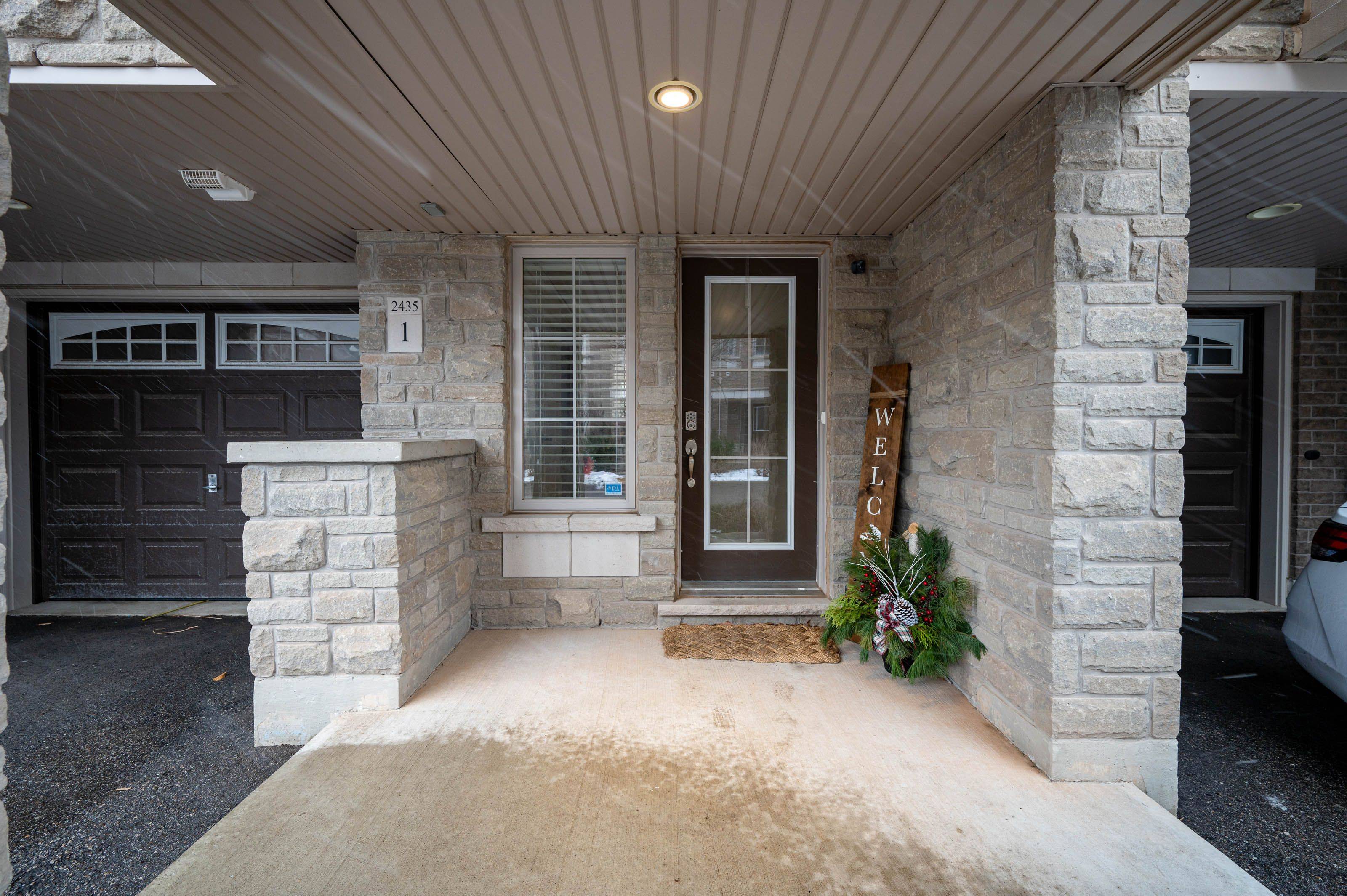 Oakville, ON L6M 0S4,2435 Greenwich DR #1