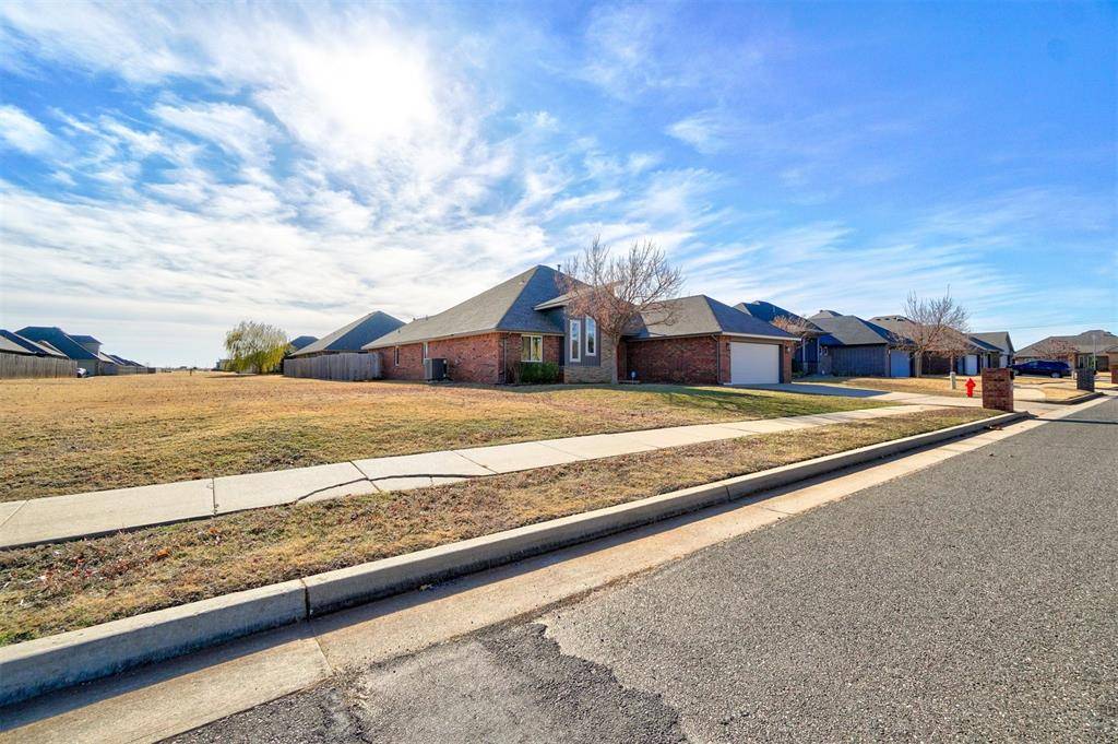 Edmond, OK 73012,2420 NW 175th Street