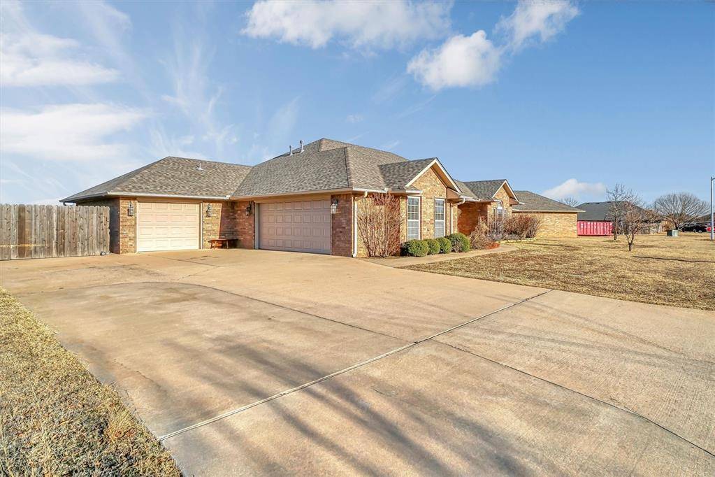 Altus, OK 73521,1713 White Tail Drive