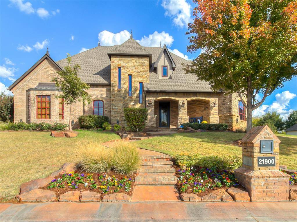 Edmond, OK 73012,21900 Water Oak Circle