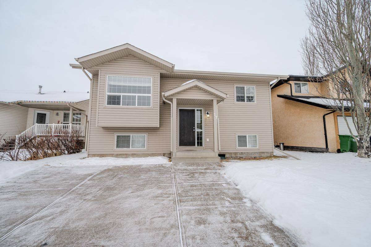 Red Deer, AB T4R 3N1,27 Isaacson CRES