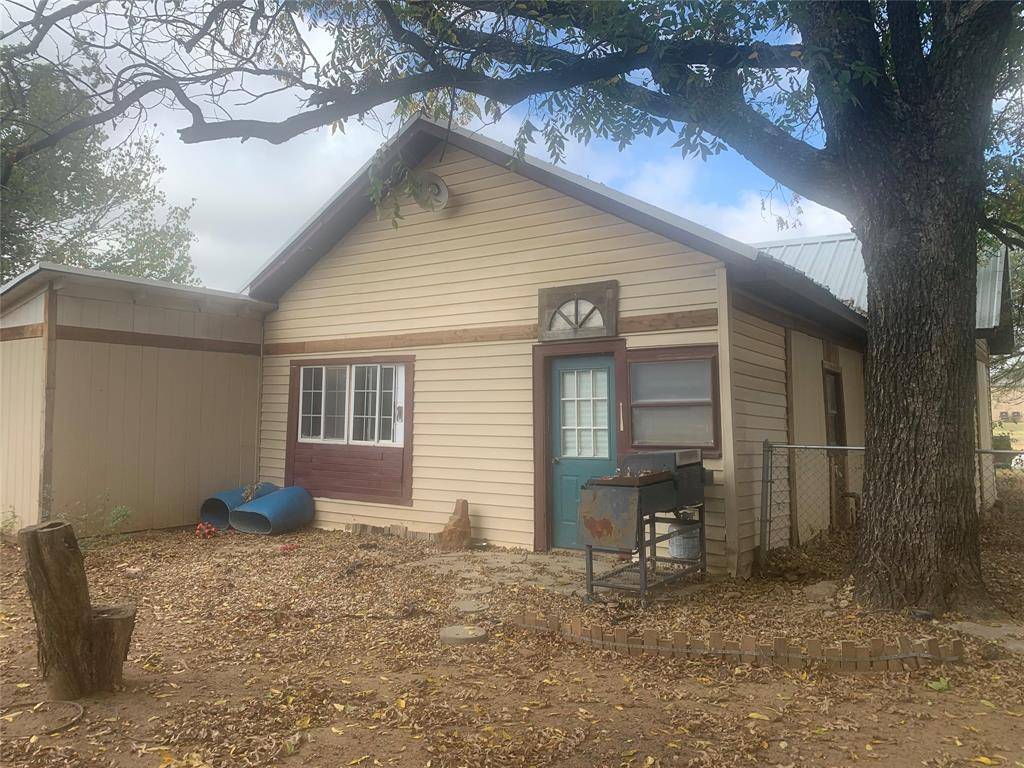 Jacksboro, TX 76458,334 North Knox Street