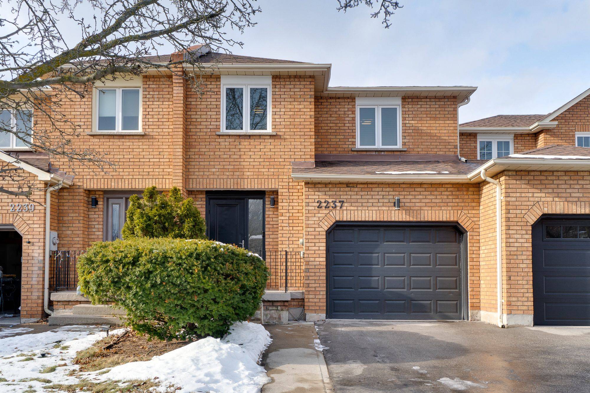 Oakville, ON L6M 3E2,2237 Shipwright RD