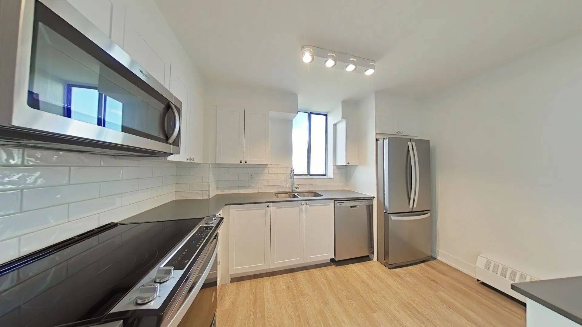 Toronto C07, ON M2R 3N7,120 Torresdale AVE #1704