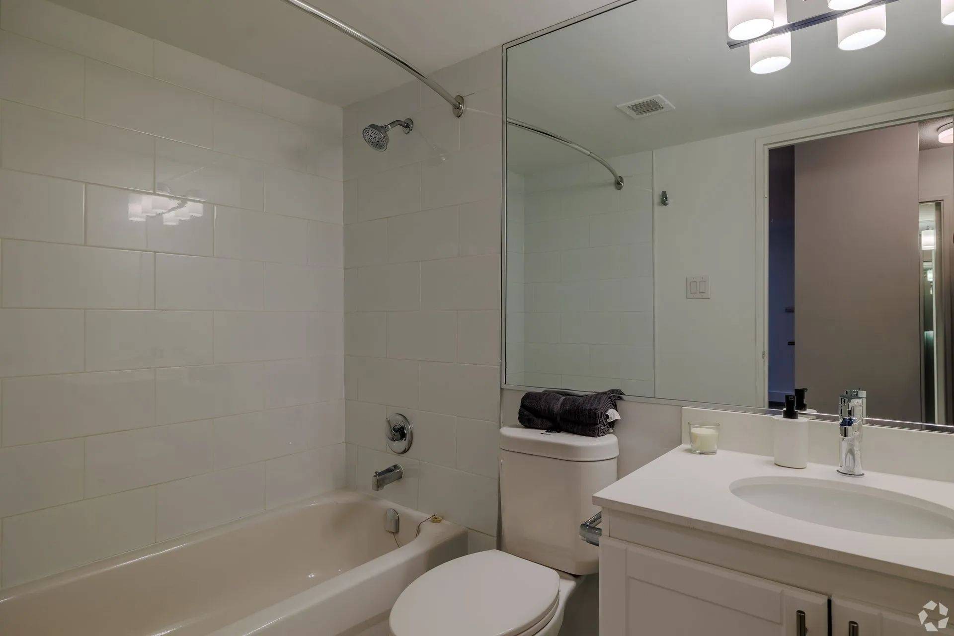 Toronto C07, ON M2R 3N7,120 Torresdale AVE #1704