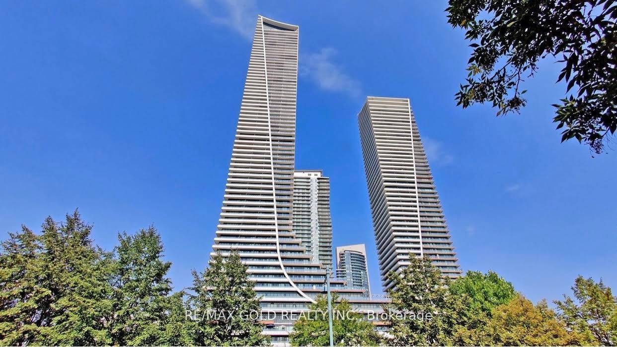 Toronto, ON M8V 1A1,30 Shore Breeze DR #4816