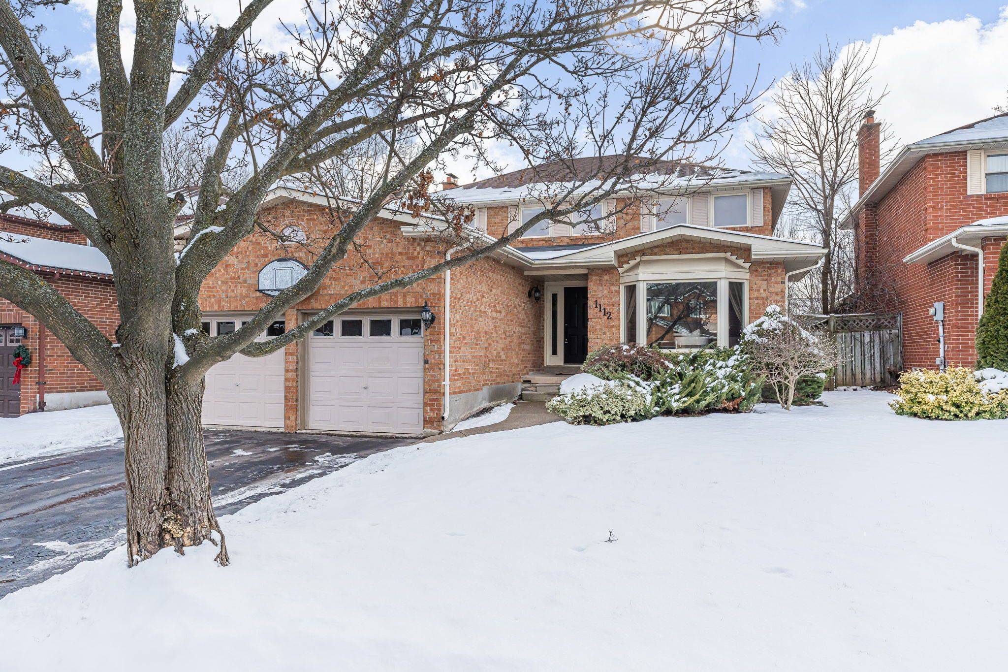 Oakville, ON L6M 1H4,1112 NOTLEY CRES