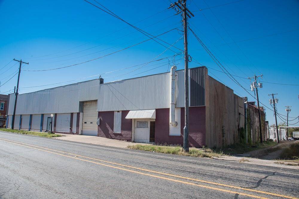 Wolfe City, TX 75496,102 W Main Street