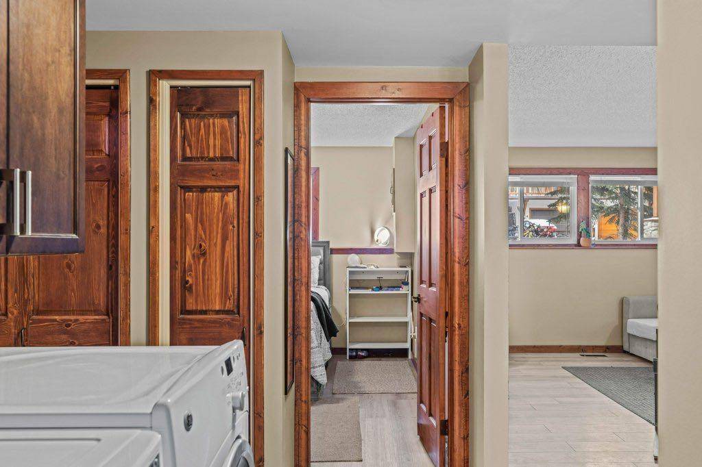 Canmore, AB T1w2j5,630 3rd ST #8