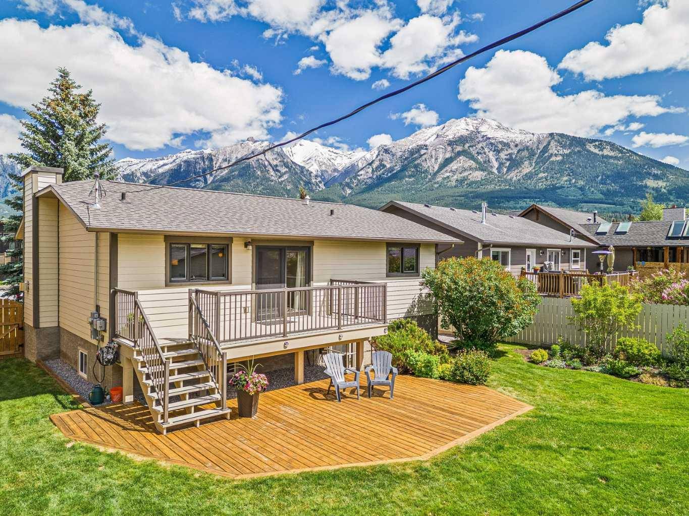 Canmore, AB T1W1W4,949 13th ST