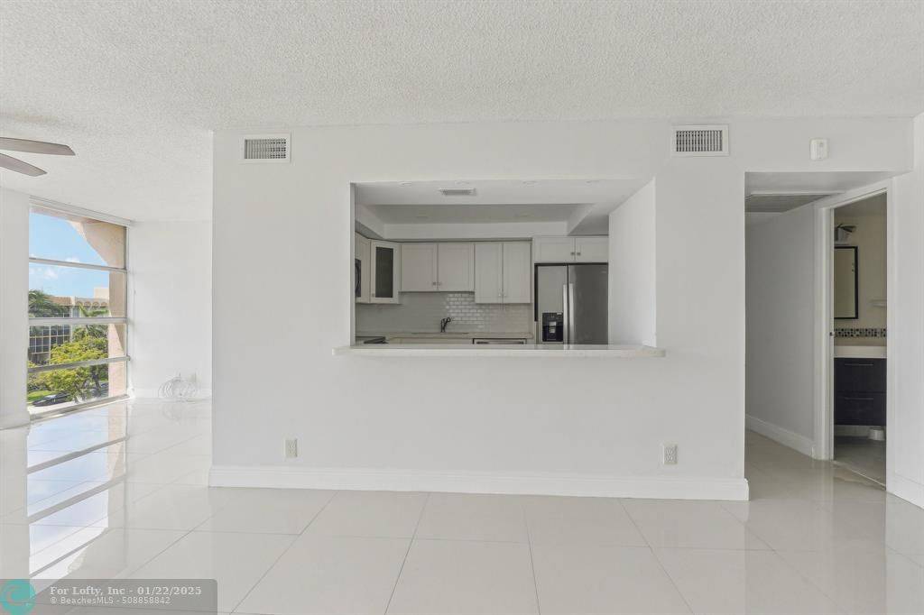 Hallandale Beach, FL 33009,2101 Atlantic Shores Blvd  #502