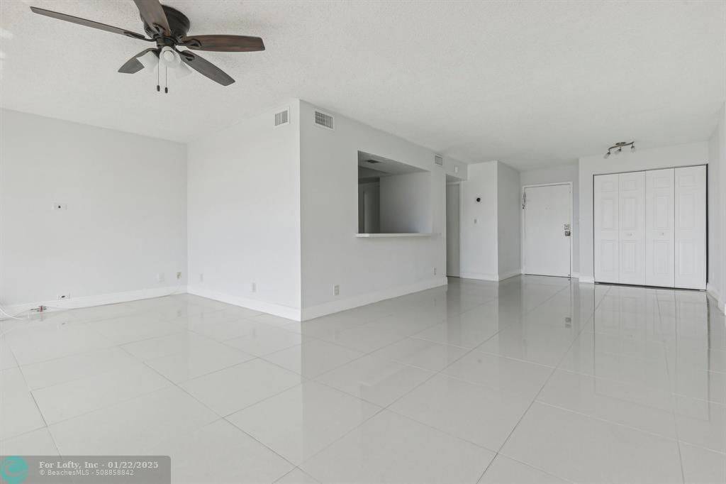 Hallandale Beach, FL 33009,2101 Atlantic Shores Blvd  #502