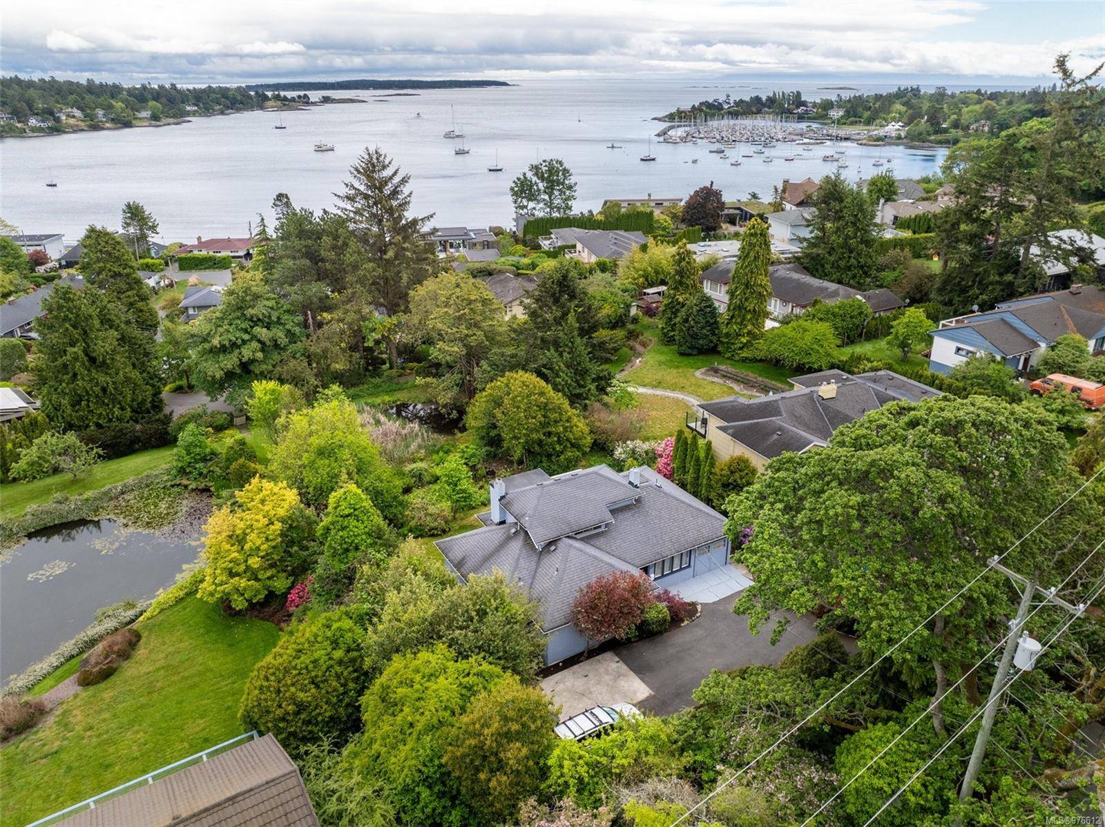 Saanich, BC V8P 5E2,3751 Cadboro Bay Rd