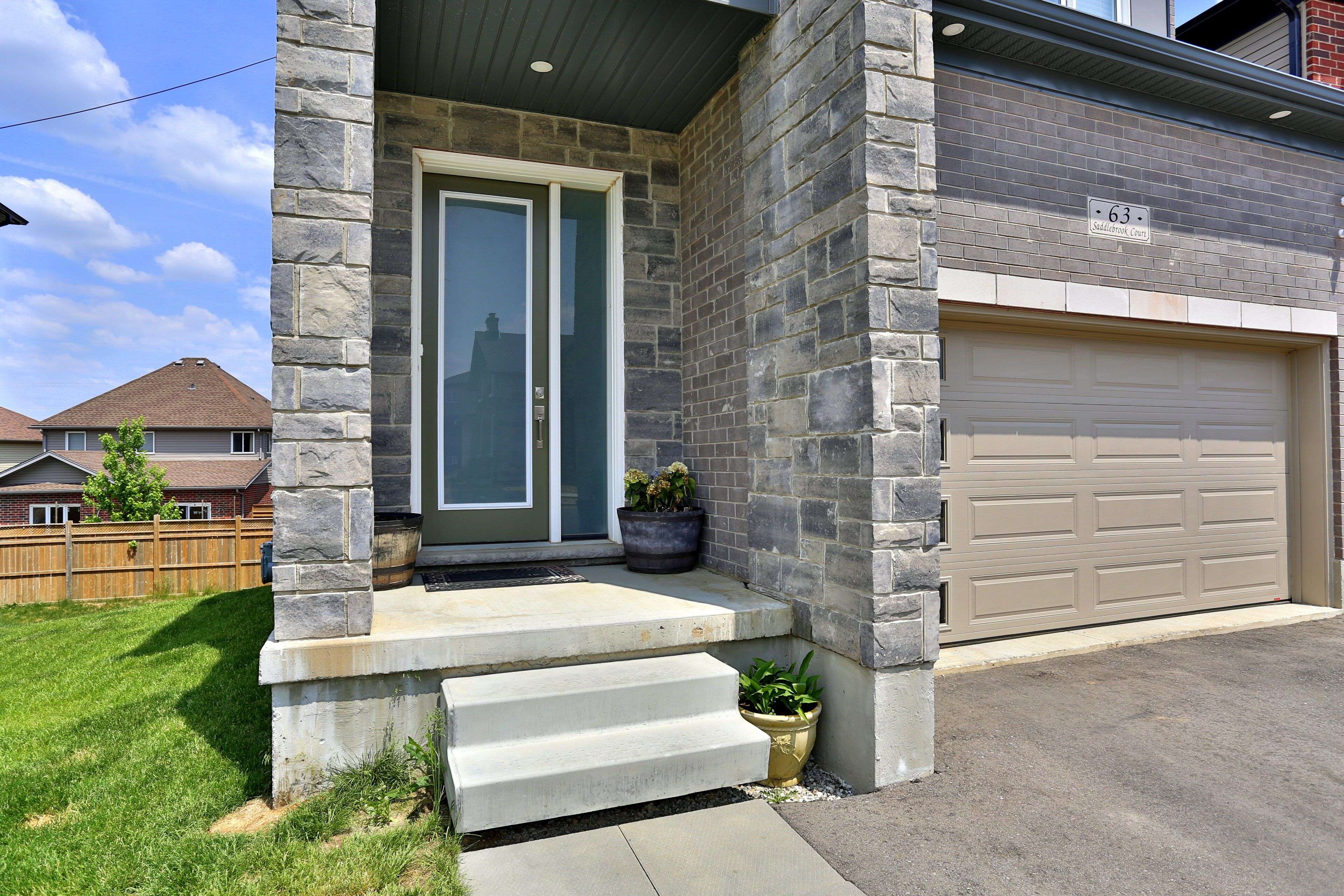 Waterloo, ON N2R 1W7,63 Saddlebrook CT