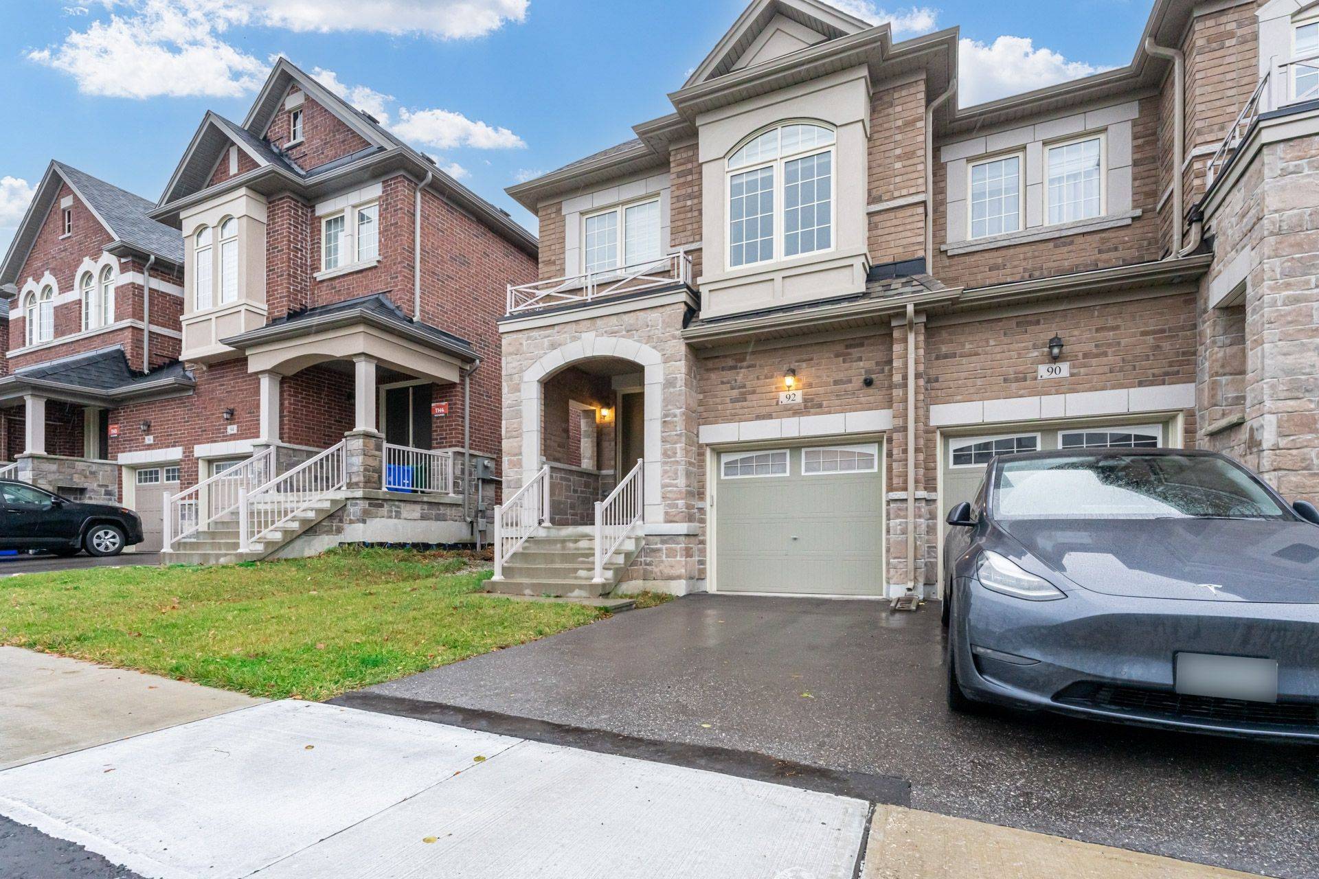 Richmond Hill, ON L4E 2Z1,92 Drizzel CRES