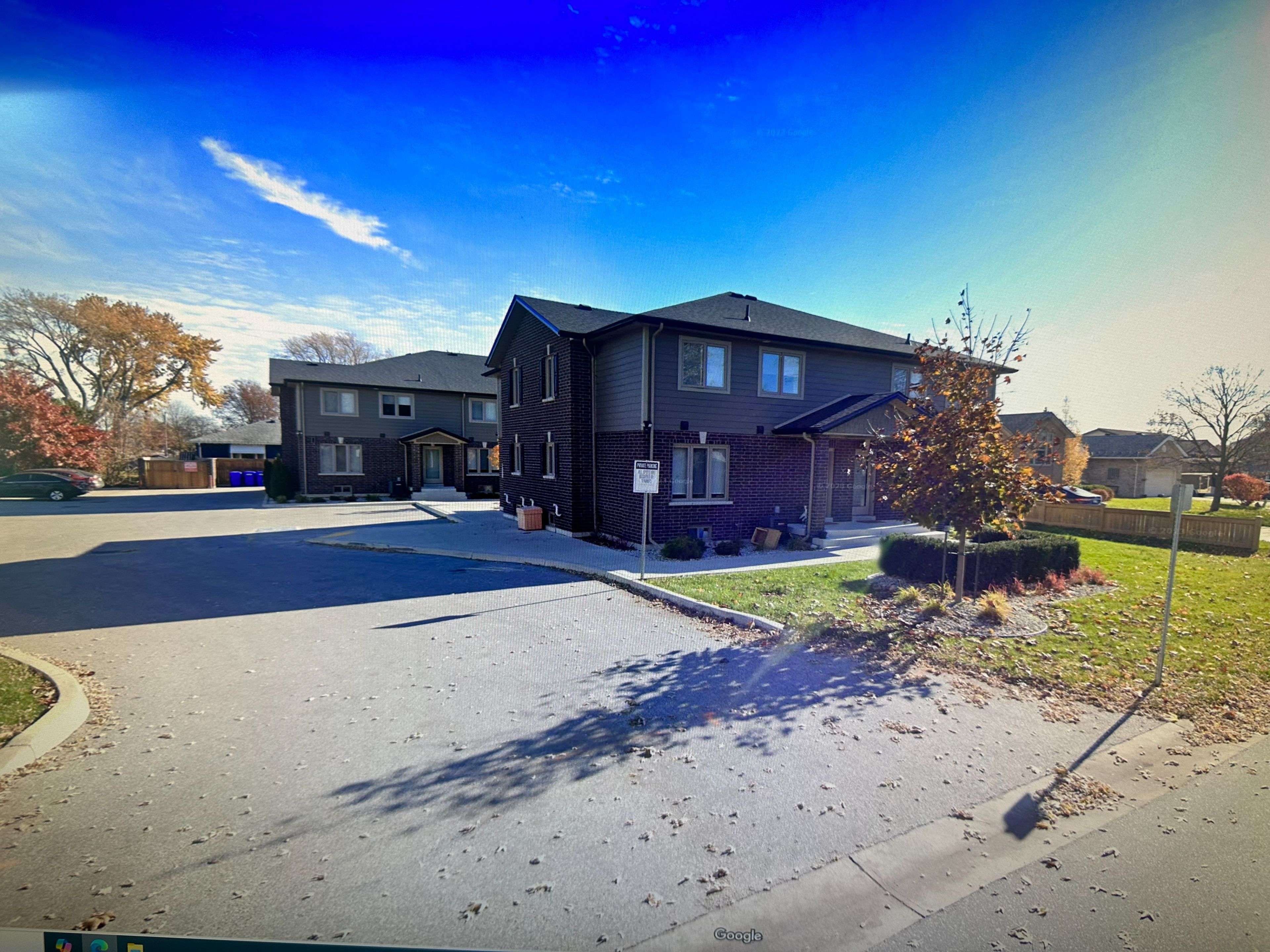 Lakeshore, ON N0R 1A0,204 Beechwood DR #5