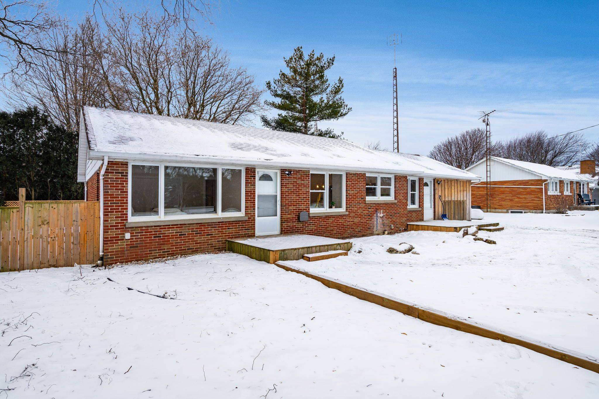 Chatham-kent, ON N0P 1L0,25172 St Clair RD