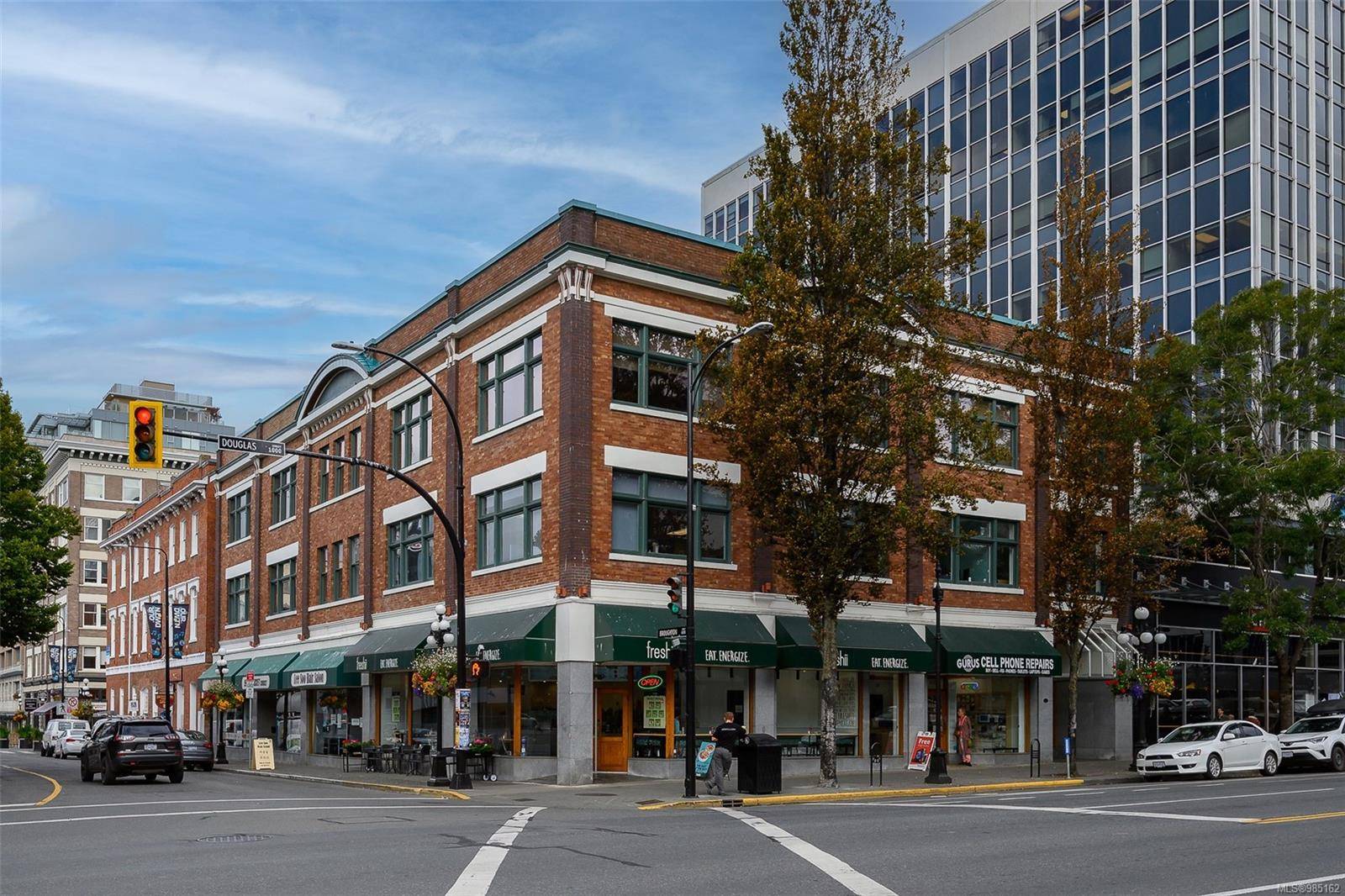 Victoria, BC V8W 2C3,690 Broughton St