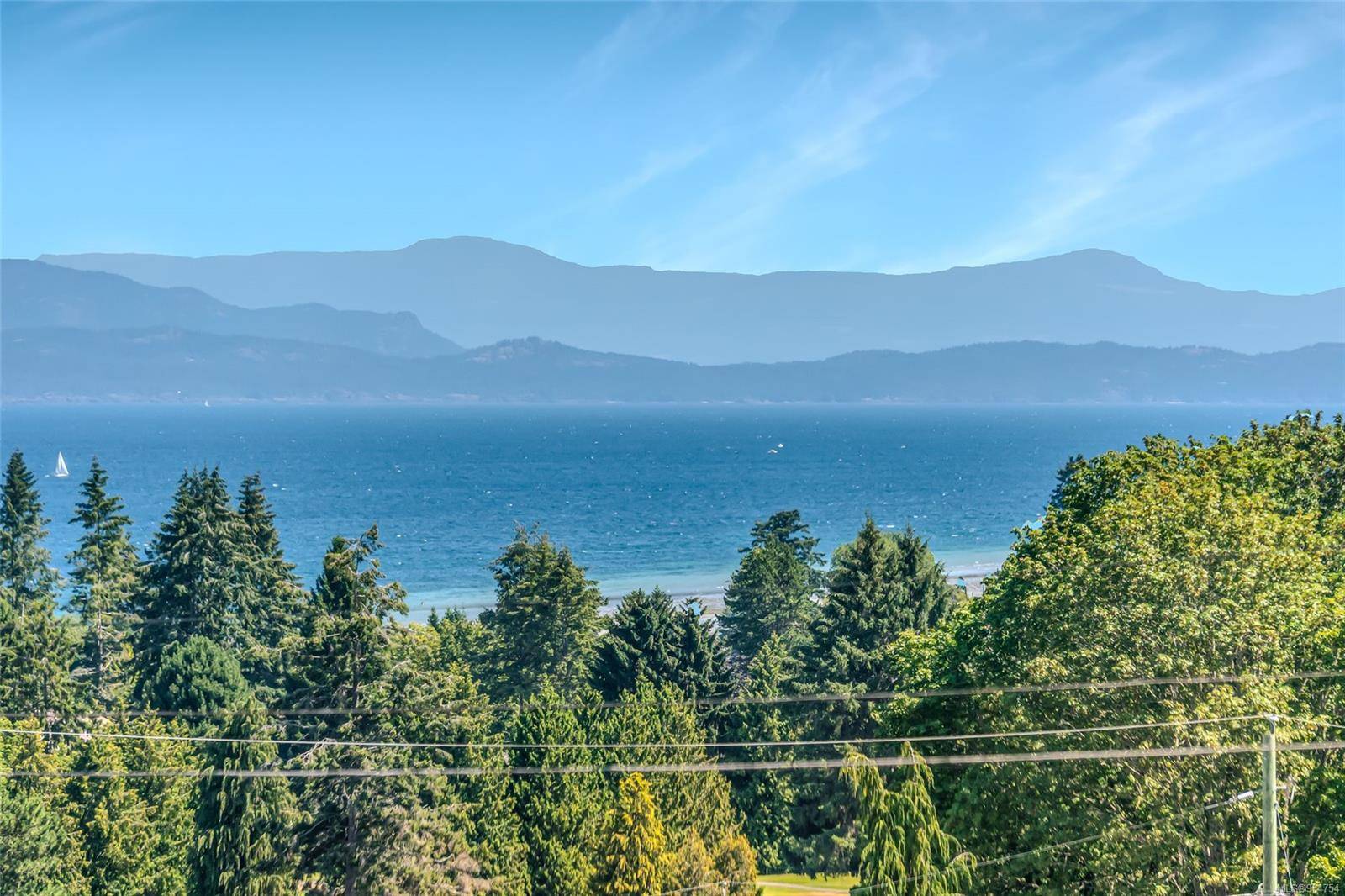 Qualicum Beach, BC V9K 1K7,579 Beach Rd