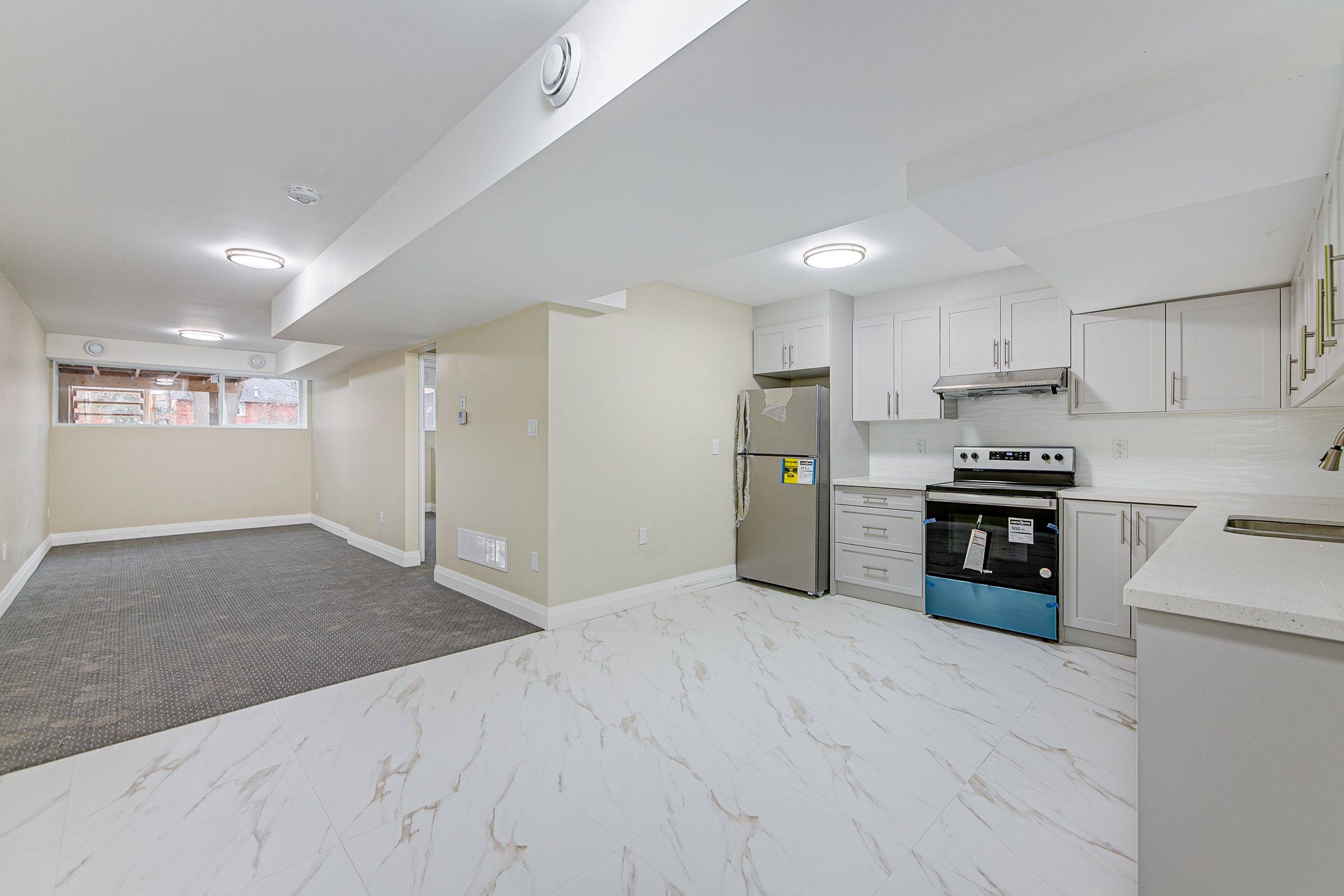 Barrie, ON L4M 3K7,82 Peel ST #2