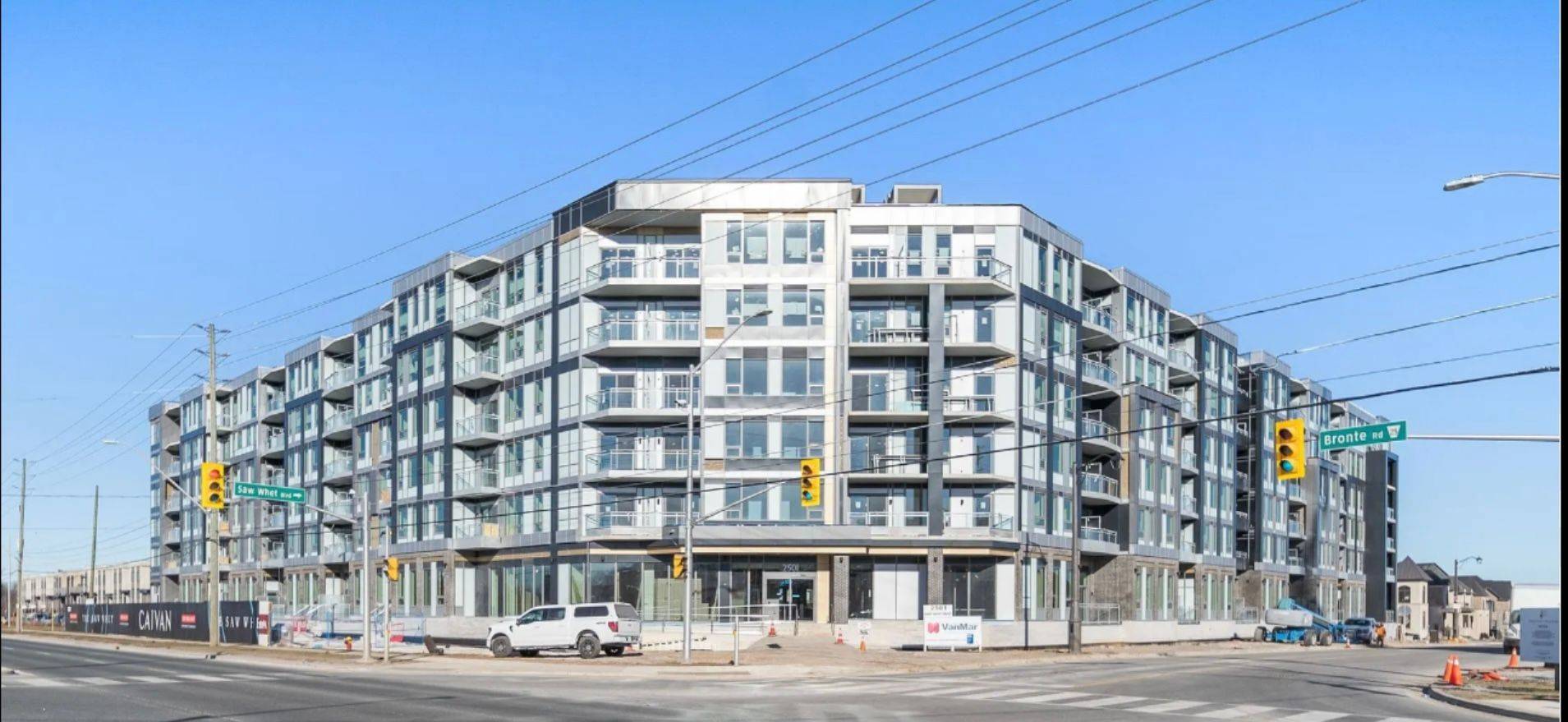 Oakville, ON L6M 5N2,2501 Saw Whet BLVD #110