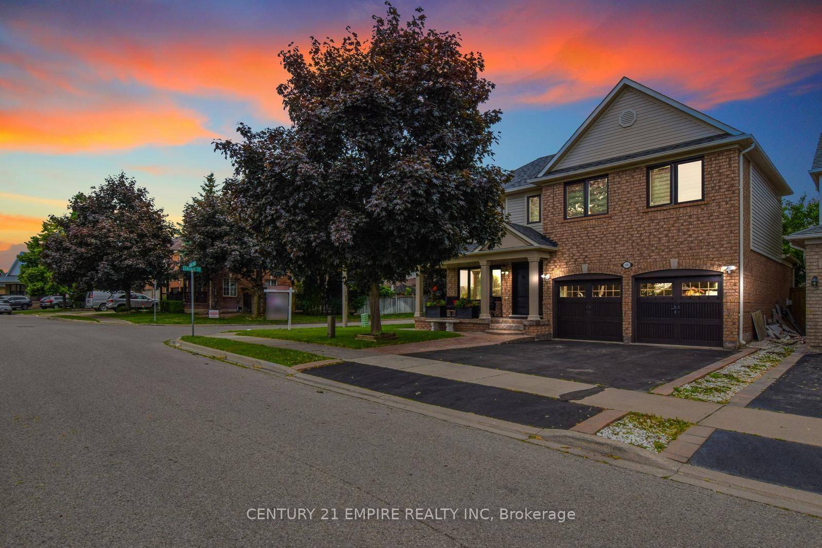 Brampton, ON L7A 1P3,14 Navy CRES