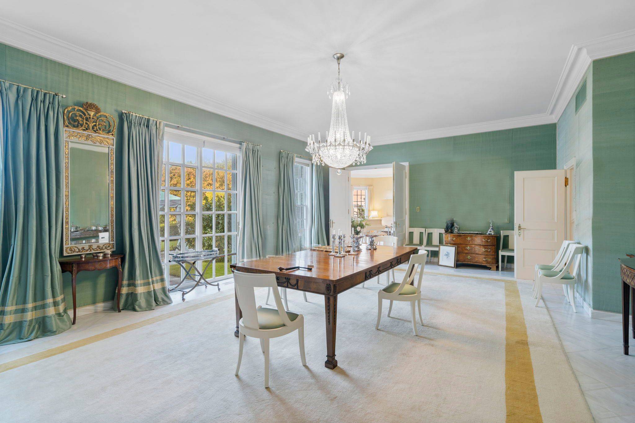 Toronto C12, ON M3B 1Z7,22 Park Lane CIR