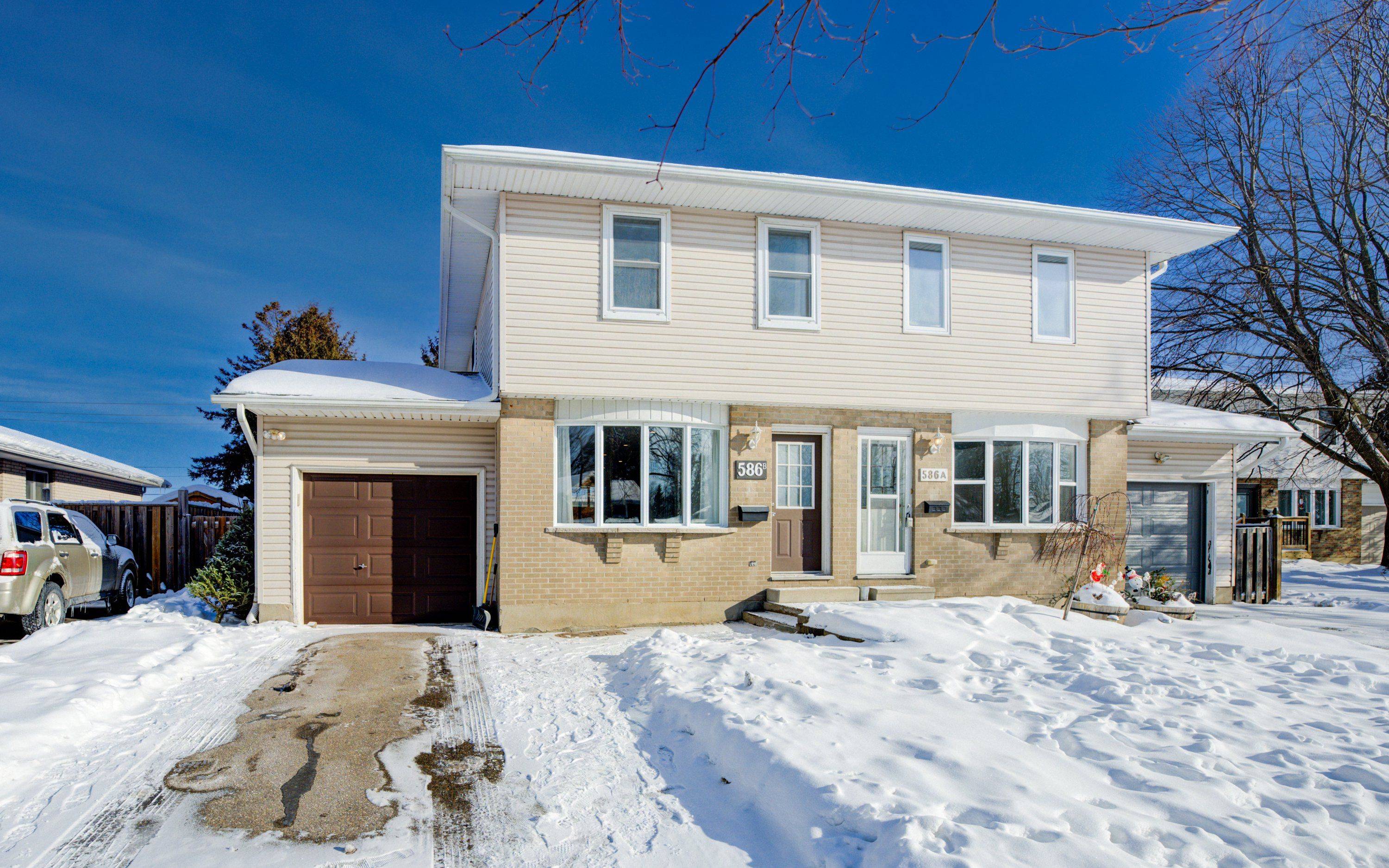 Waterloo, ON N2L 4W3,586 Mount Anne DR #B