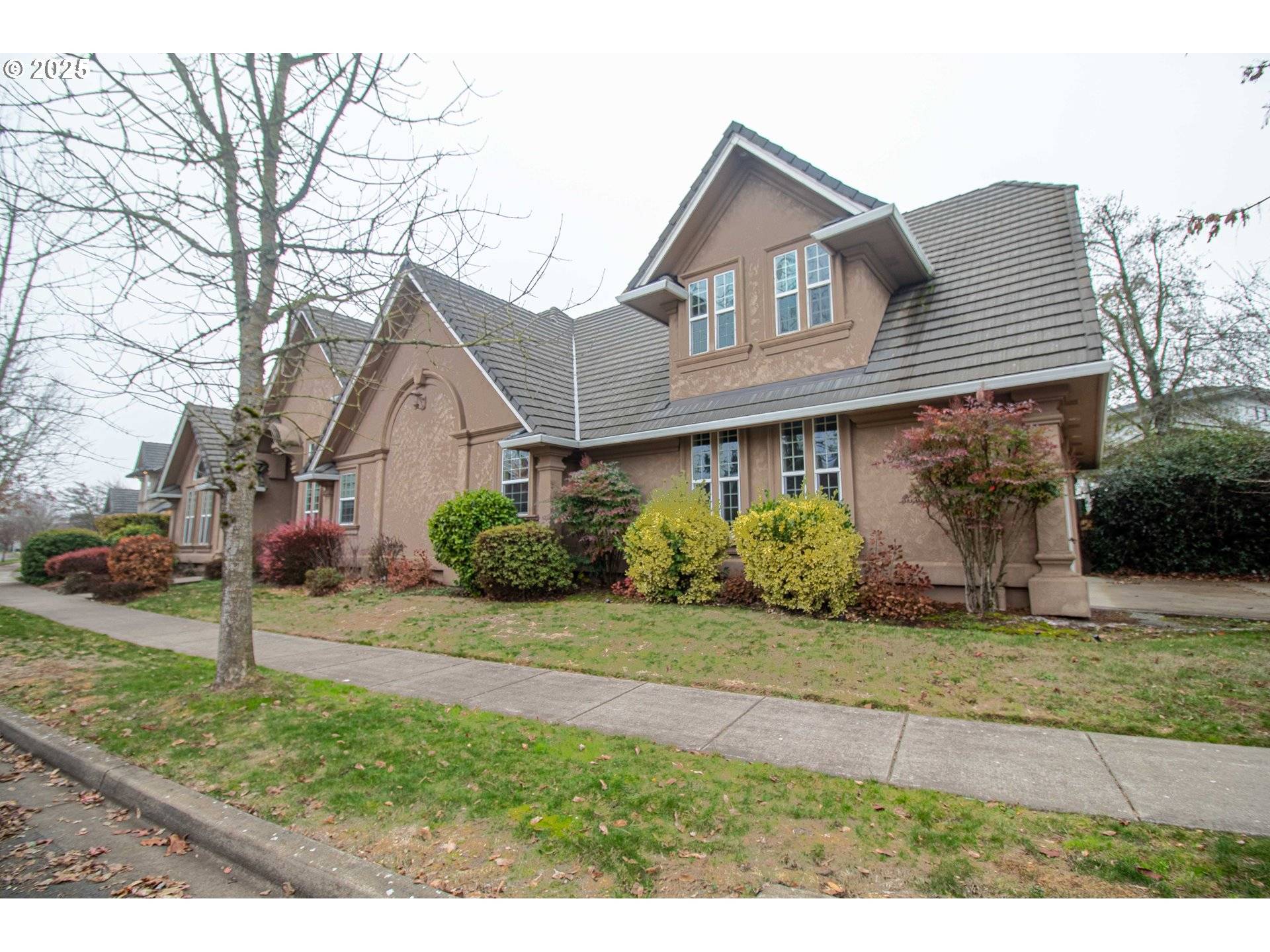 Eugene, OR 97408,3760 MEADOW VIEW DR